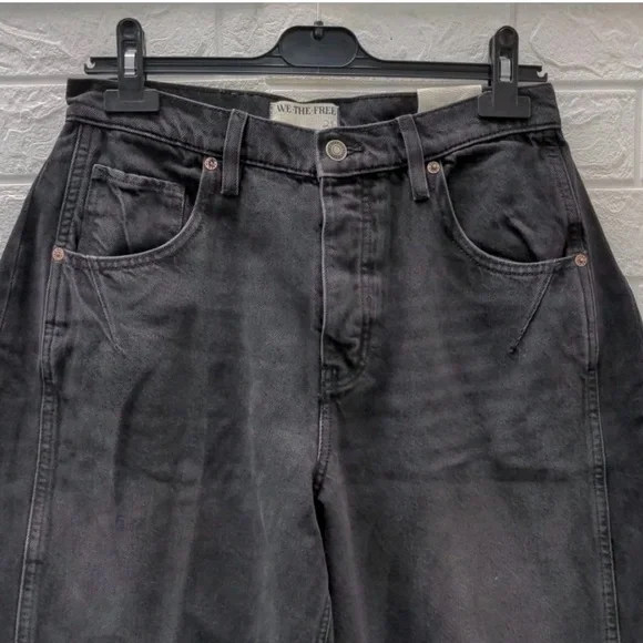 New Free People Curvy Venus Black/Noir high waist, Barrel Jeans, Size 28 - Picture 3 of 4